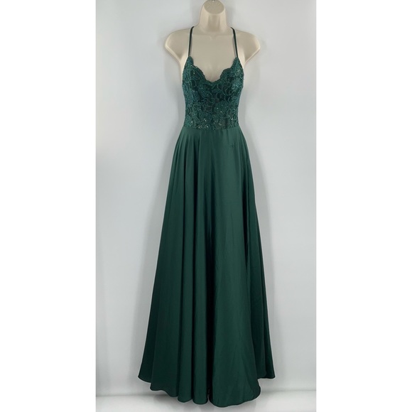La Femme Dress/Gown Style 29760 in Emerald Green size 4 - Picture 3 of 10